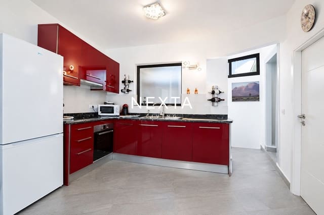 5 sypialnia Willa na sprzedaż w Montaña Roja, Yaiza z basenem garażem - 575 000 € (Ref: 9928514)