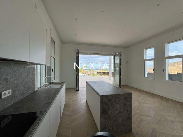 5 chambre Villa/Maison à vendre à Los Cristianos, Arona avec piscine garage - 1 300 000 € (Ref: 9953144)