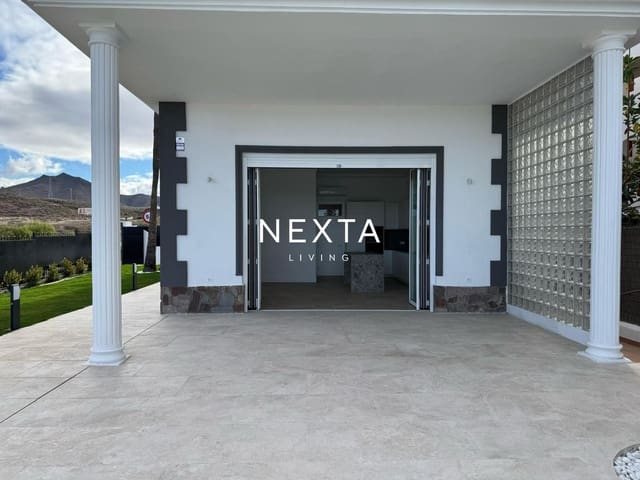 5 chambre Villa/Maison à vendre à Los Cristianos, Arona avec piscine garage - 1 300 000 € (Ref: 9953144)