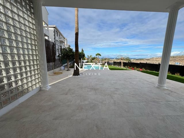 5 chambre Villa/Maison à vendre à Los Cristianos, Arona avec piscine garage - 1 300 000 € (Ref: 9953144)