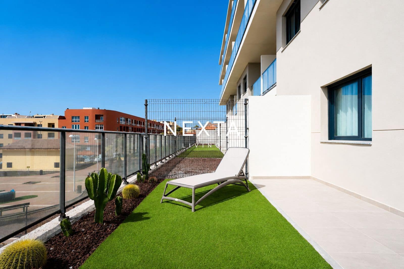 2 soverom Leilighet til leie i Granadilla de Abona med svømmebasseng garasje - € 2 250 (Ref: 9991865)