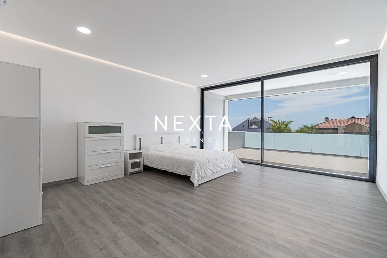 4 sovrum Villa till salu i Costa Adeje med pool garage - 1 800 000 € (Ref: 9992011)