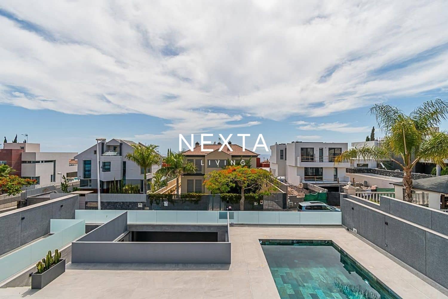 4 sovrum Villa till salu i Costa Adeje med pool garage - 1 800 000 € (Ref: 9992011)