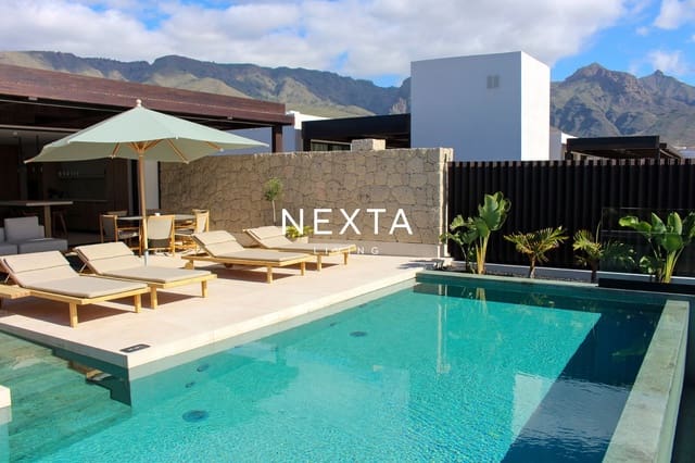Casa de 3 habitaciones en La Caleta Adeje, Adeje en venta con piscina garaje - 2.300.000 € (Ref: 9993611)
