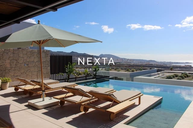 Casa de 3 habitaciones en La Caleta Adeje, Adeje en venta con piscina garaje - 2.300.000 € (Ref: 9993611)