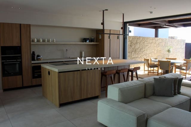 Casa de 3 habitaciones en La Caleta Adeje, Adeje en venta con piscina garaje - 2.300.000 € (Ref: 9993611)