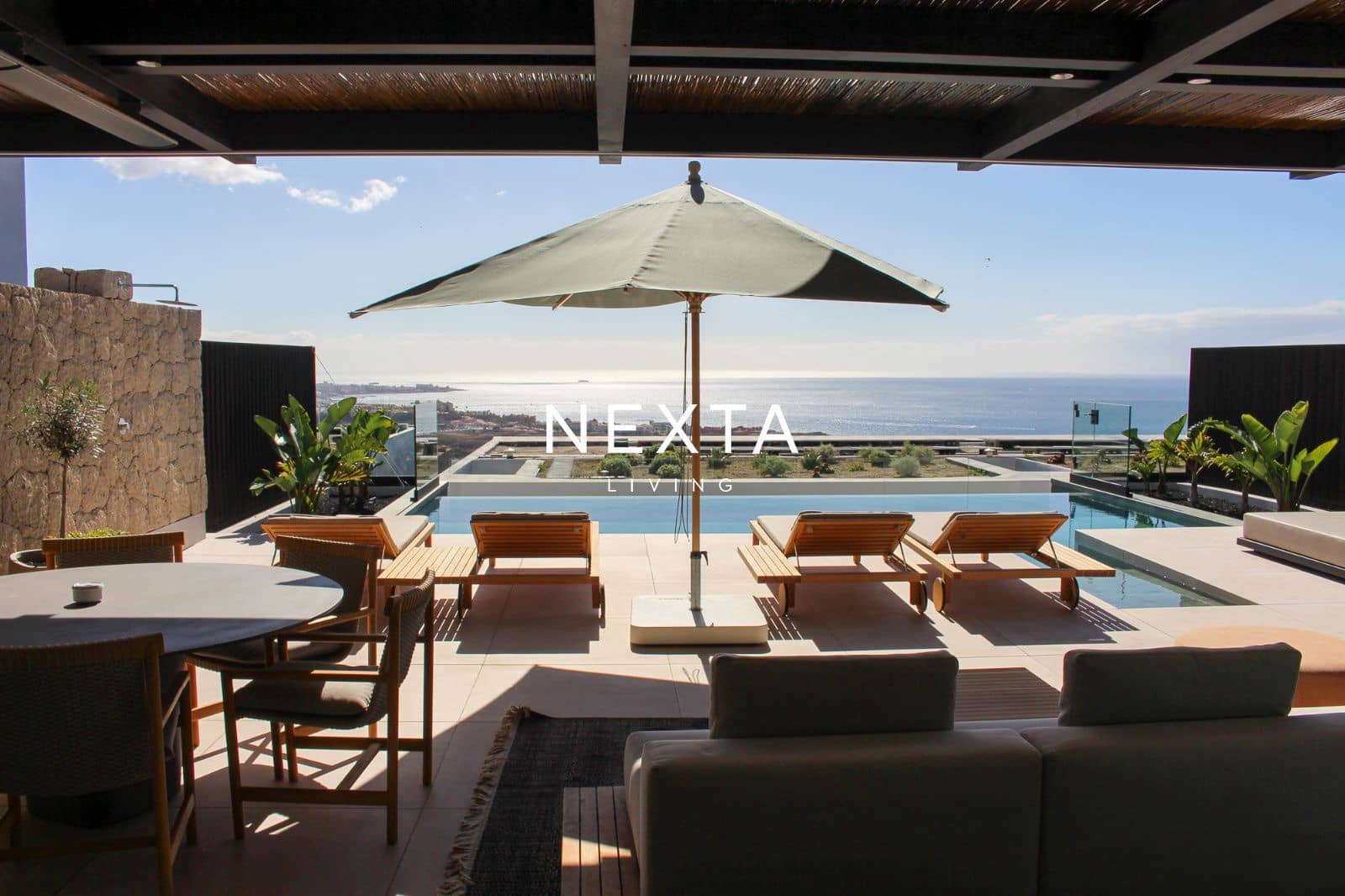 3 sypialnia Dom na sprzedaż w La Caleta Adeje z basenem garażem - 2 300 000 € (Ref: 9993611)