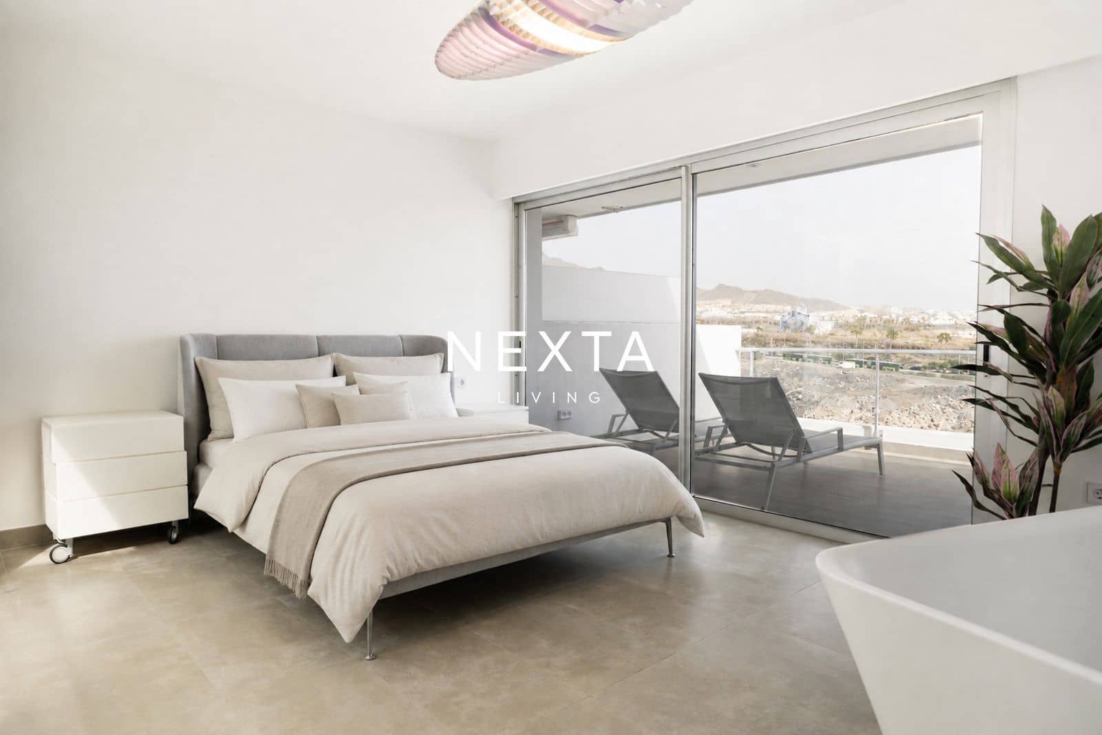 2 soveværelse Lejlighed til salg i La Caleta Adeje med swimmingpool garage - € 1.590.000 (Ref: 9999310)