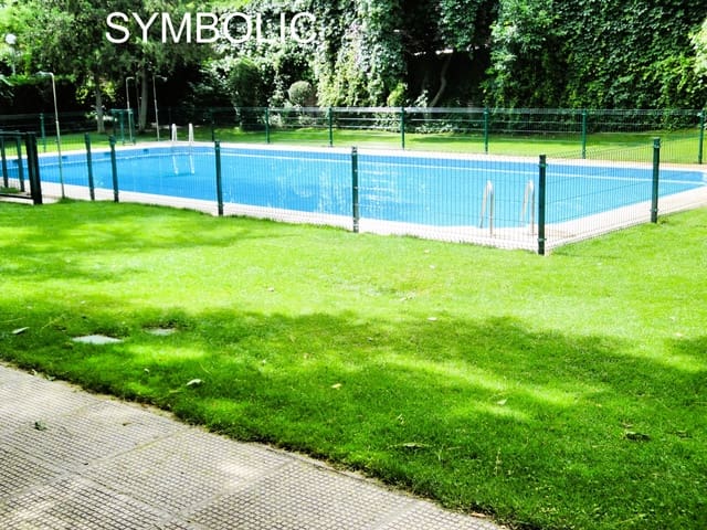 4 makuuhuone Asunto vuokrattavana paikassa Nueva España, Madrid kaupunki mukana uima-altaan 
autotalli - 3 900 € (Ref: 9550548)