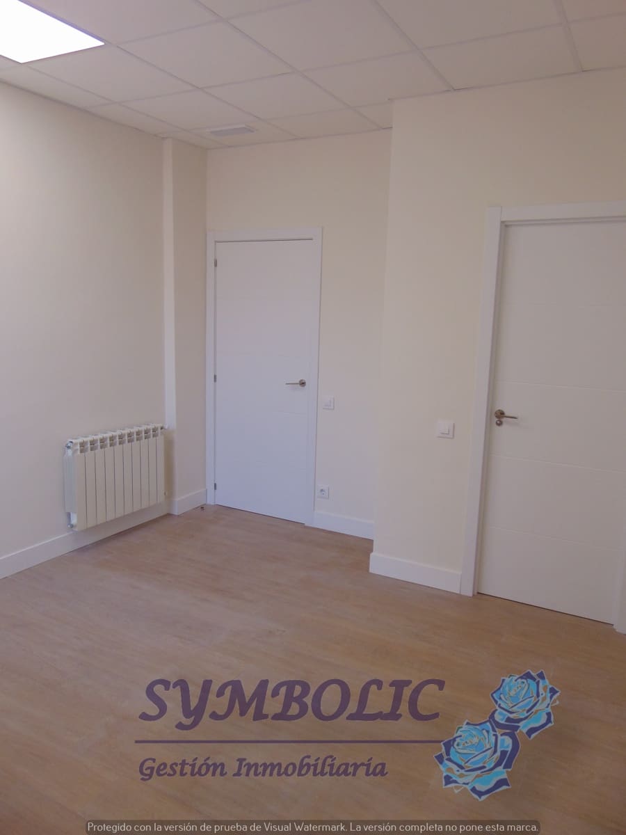 3 Zimmer Ladenlokal zu verkaufen in El Escorial - 169.000 € (Ref: 9556123)