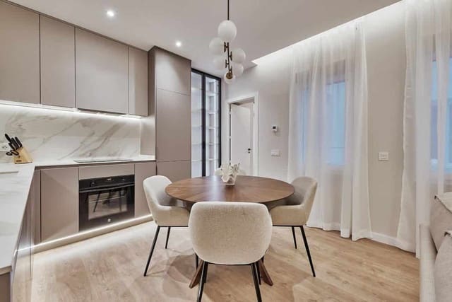 2 soveværelse Lejlighed til salg i Castellana, Madrid by - € 1.199.000 (Ref: 9627137)