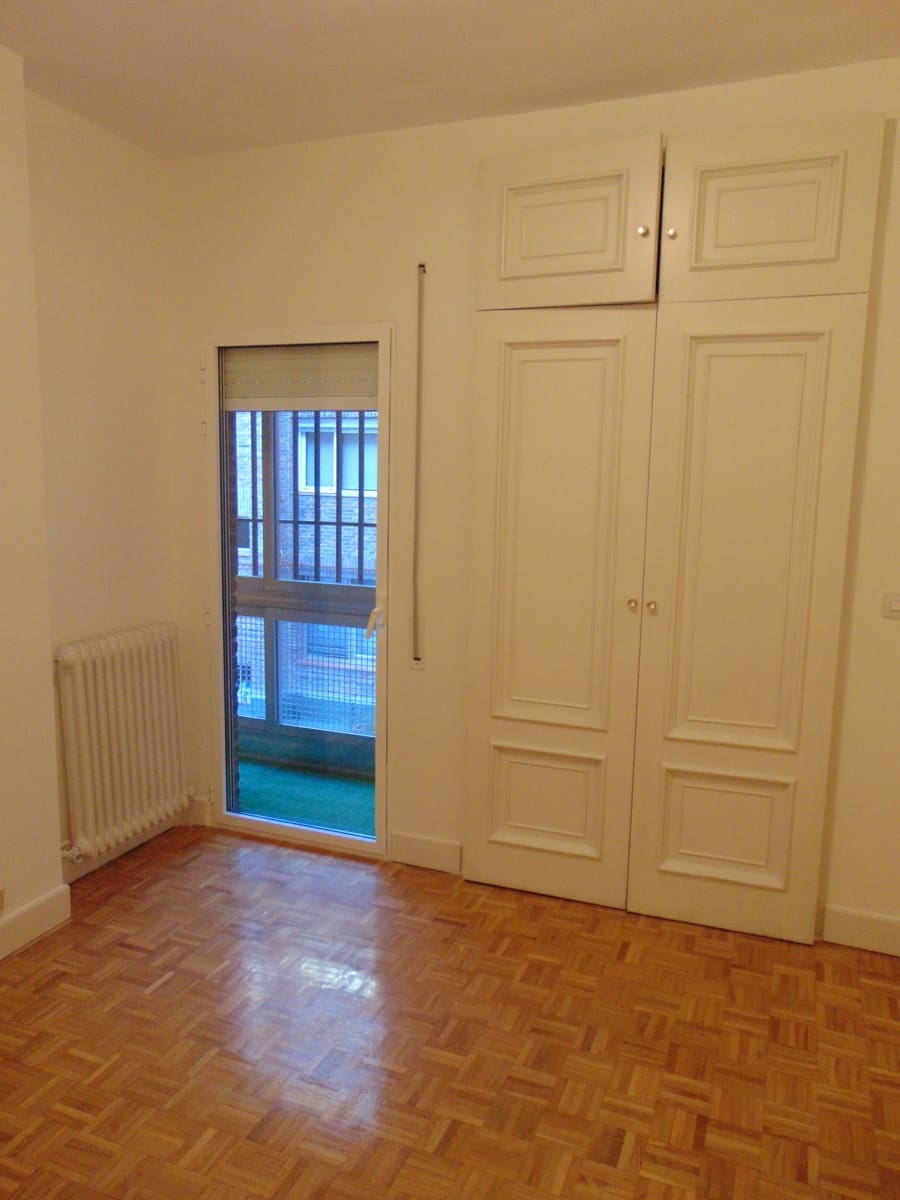 4 Zimmer Wohnung zu verkaufen in Madrid Stadt mit Pool Garage - 1.650.000 € (Ref: 9637876)