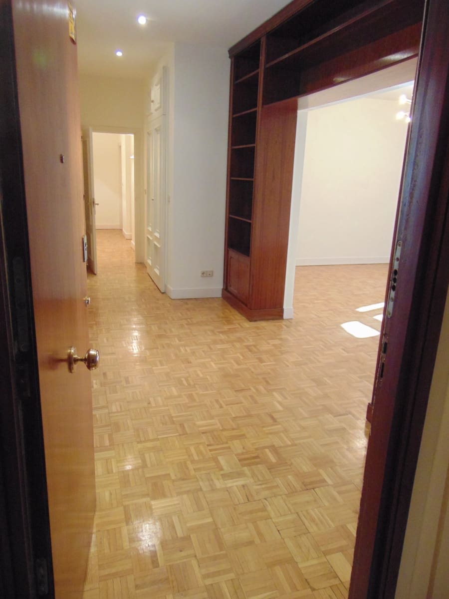 4 Zimmer Wohnung zu verkaufen in Madrid Stadt mit Pool Garage - 1.650.000 € (Ref: 9637876)