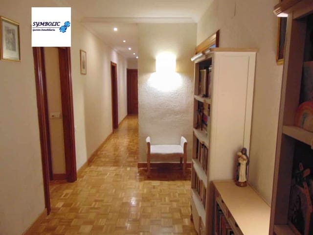 4 soveværelse Lejlighed til salg i Nueva España, Madrid by med swimmingpool garage - € 1.615.000 (Ref: 9709109)