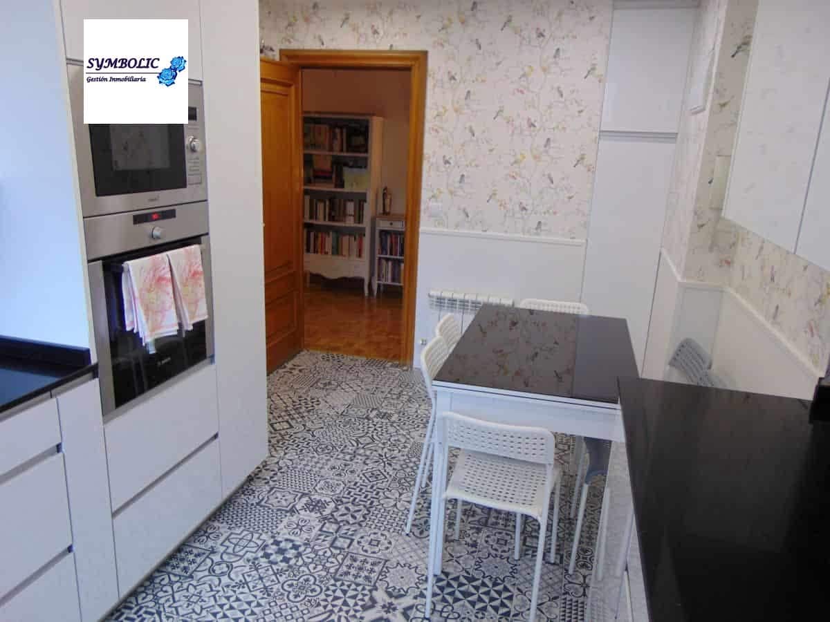 4 bedroom Flat for sale in Madrid city with pool garage - € 1,615,000 (Ref: 9709109)