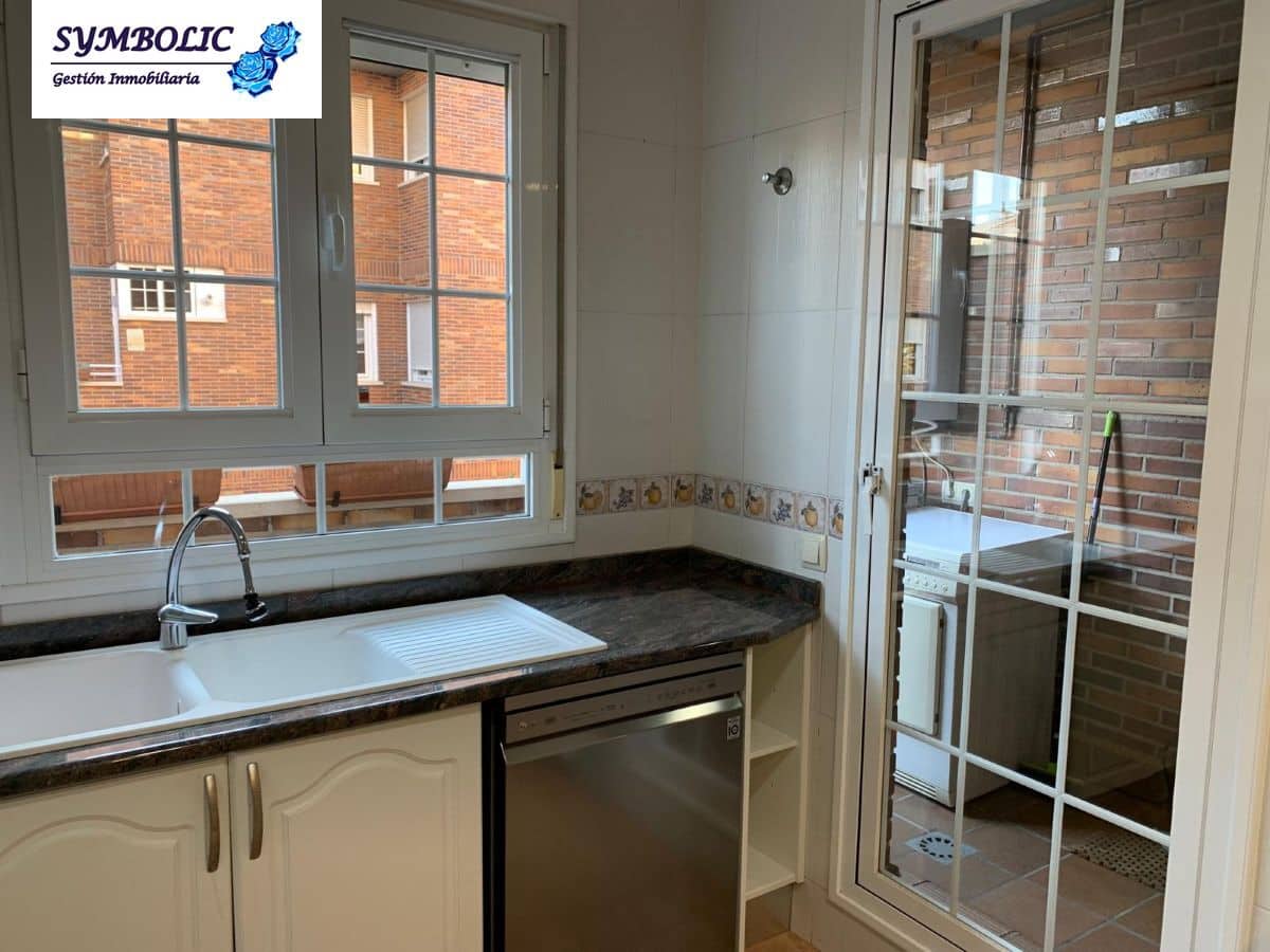 3 sovrum Lägenhet att hyra i Majadahonda med pool garage - 2 700 € (Ref: 9719192)