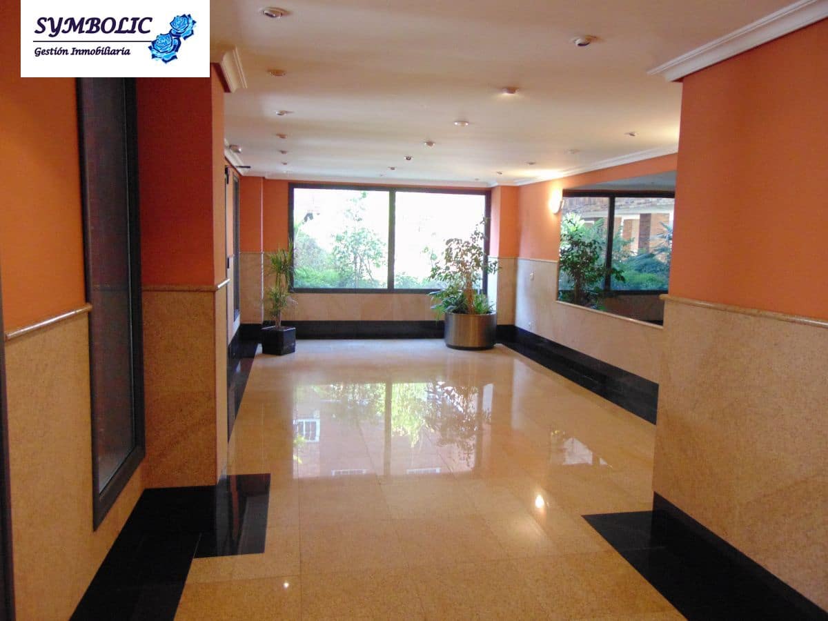 3 sovrum Lägenhet att hyra i Majadahonda med pool garage - 2 700 € (Ref: 9719192)