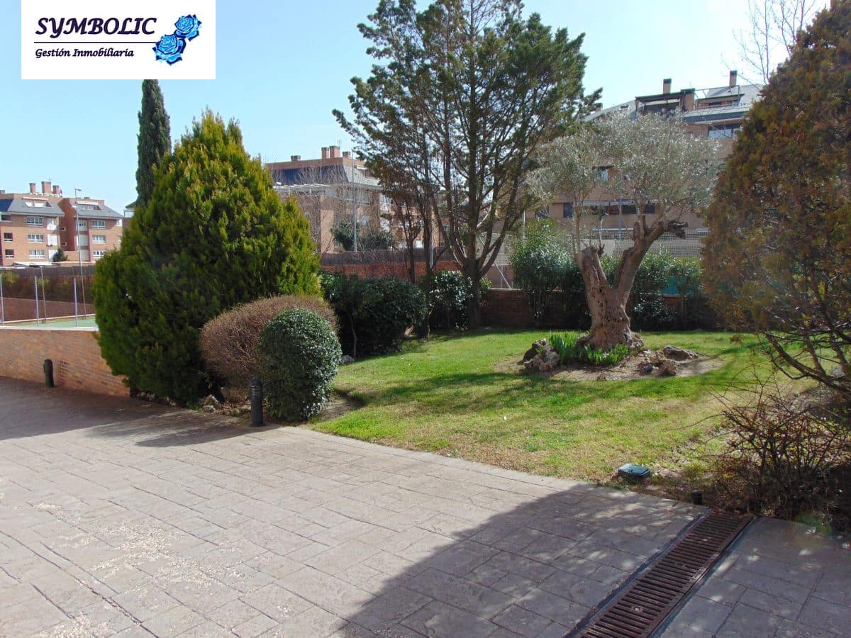 3 sovrum Lägenhet att hyra i Majadahonda med pool garage - 2 700 € (Ref: 9719192)