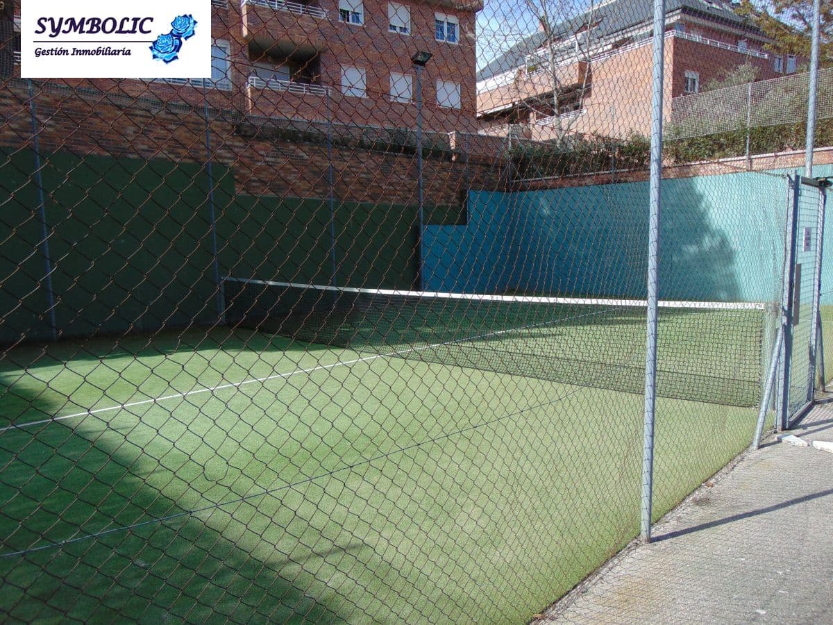 3 sovrum Lägenhet att hyra i Majadahonda med pool garage - 2 700 € (Ref: 9719192)