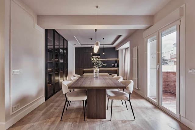 3 soveværelse Lejlighed til salg i Almagro, Madrid by - € 2.099.000 (Ref: 9726236)