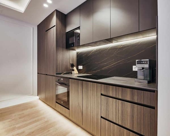 3 soveværelse Lejlighed til salg i Almagro, Madrid by - € 2.099.000 (Ref: 9726236)