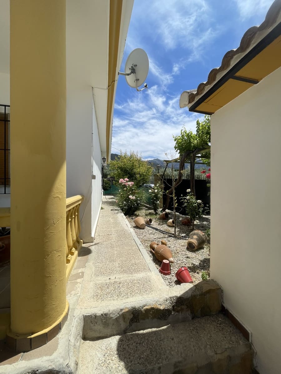 5 chambre Villa/Maison à vendre à Quesada avec piscine garage - 280 000 € (Ref: 9487975)