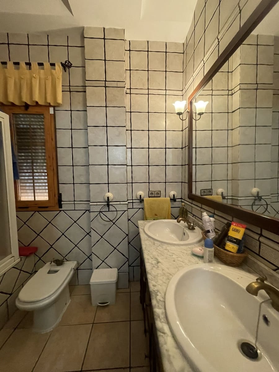 5 chambre Villa/Maison à vendre à Quesada avec piscine garage - 280 000 € (Ref: 9487975)