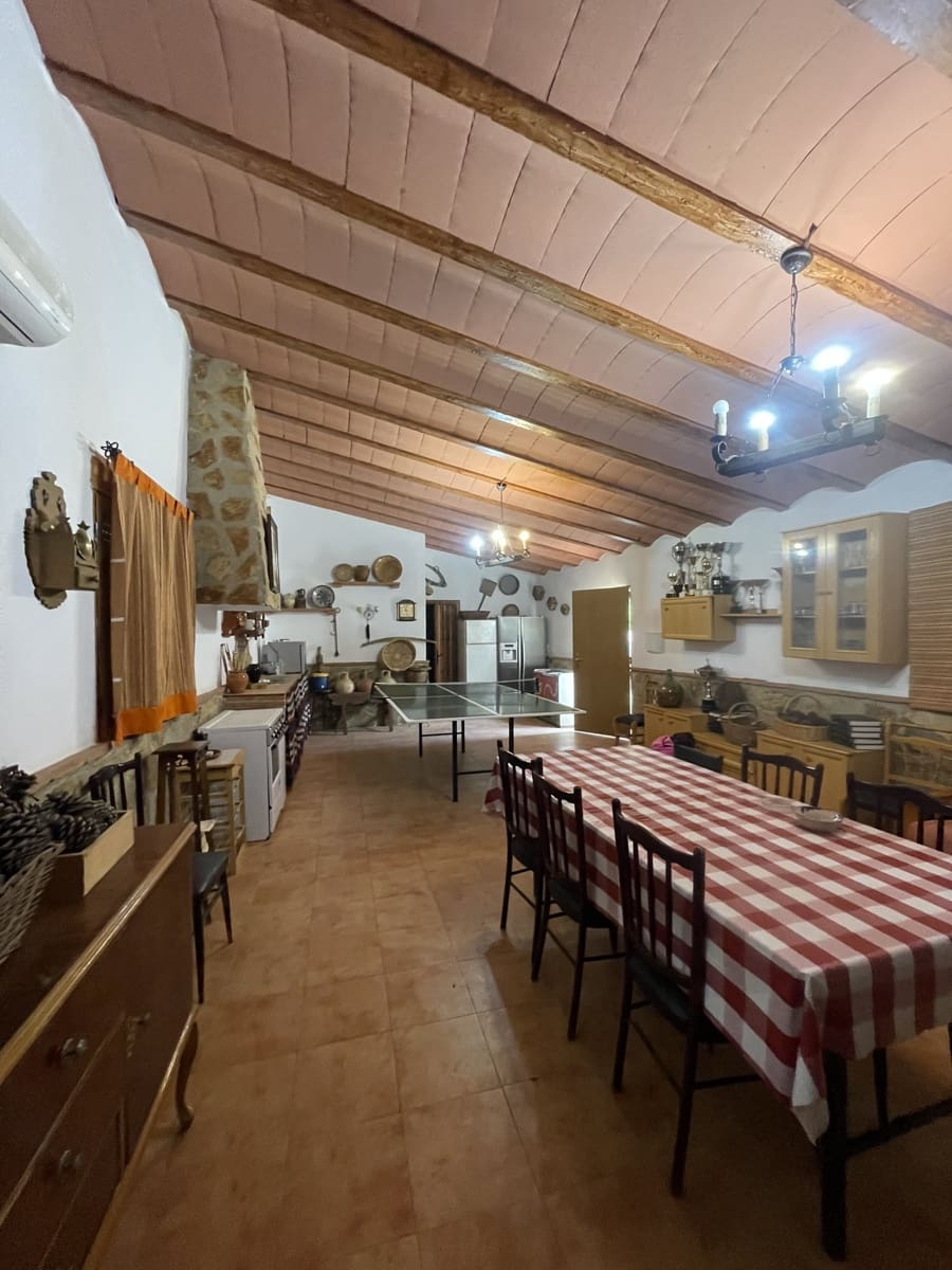 5 chambre Villa/Maison à vendre à Quesada avec piscine garage - 280 000 € (Ref: 9487975)