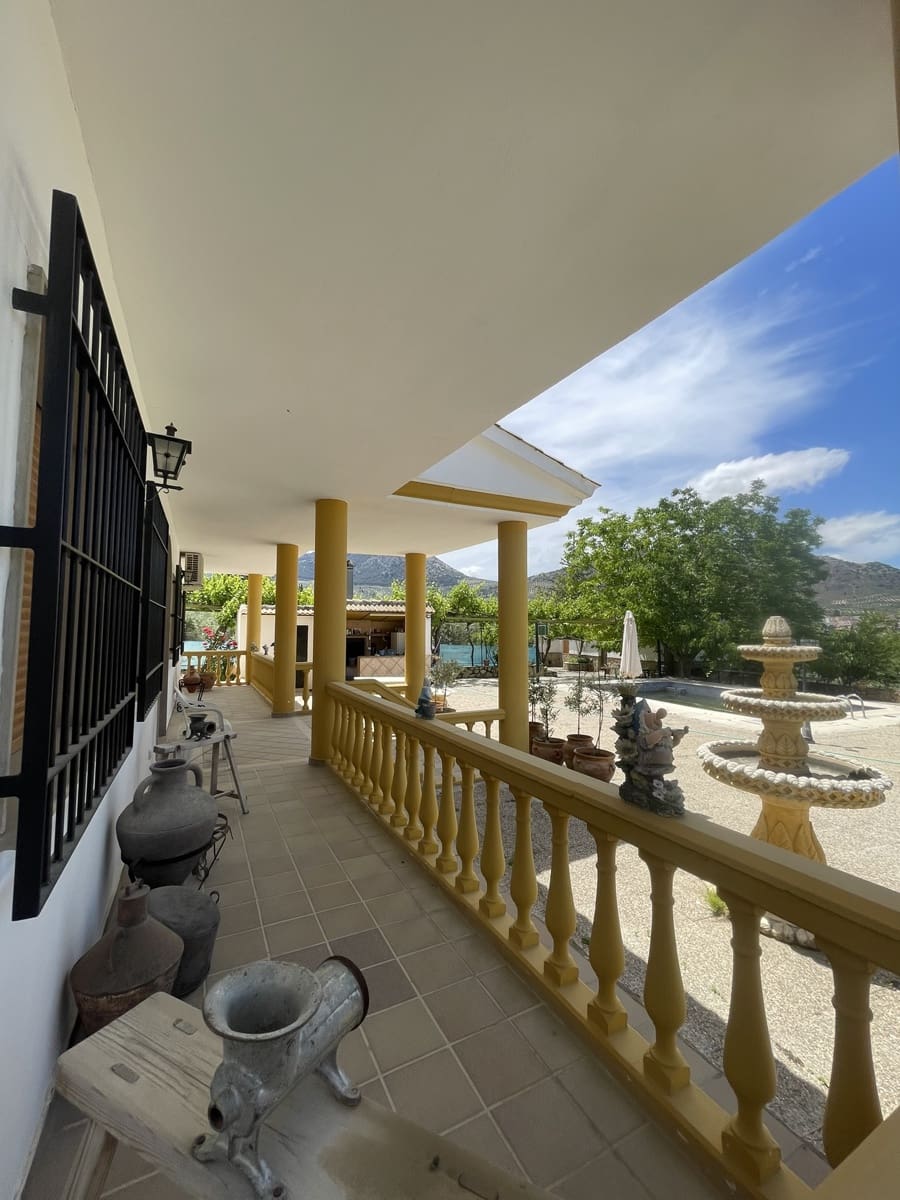 5 chambre Villa/Maison à vendre à Quesada avec piscine garage - 280 000 € (Ref: 9487975)