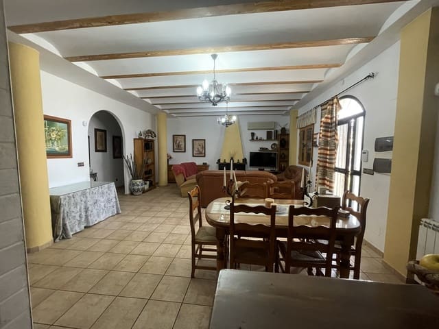 5 chambre Villa/Maison à vendre à Quesada avec piscine garage - 280 000 € (Ref: 9487975)
