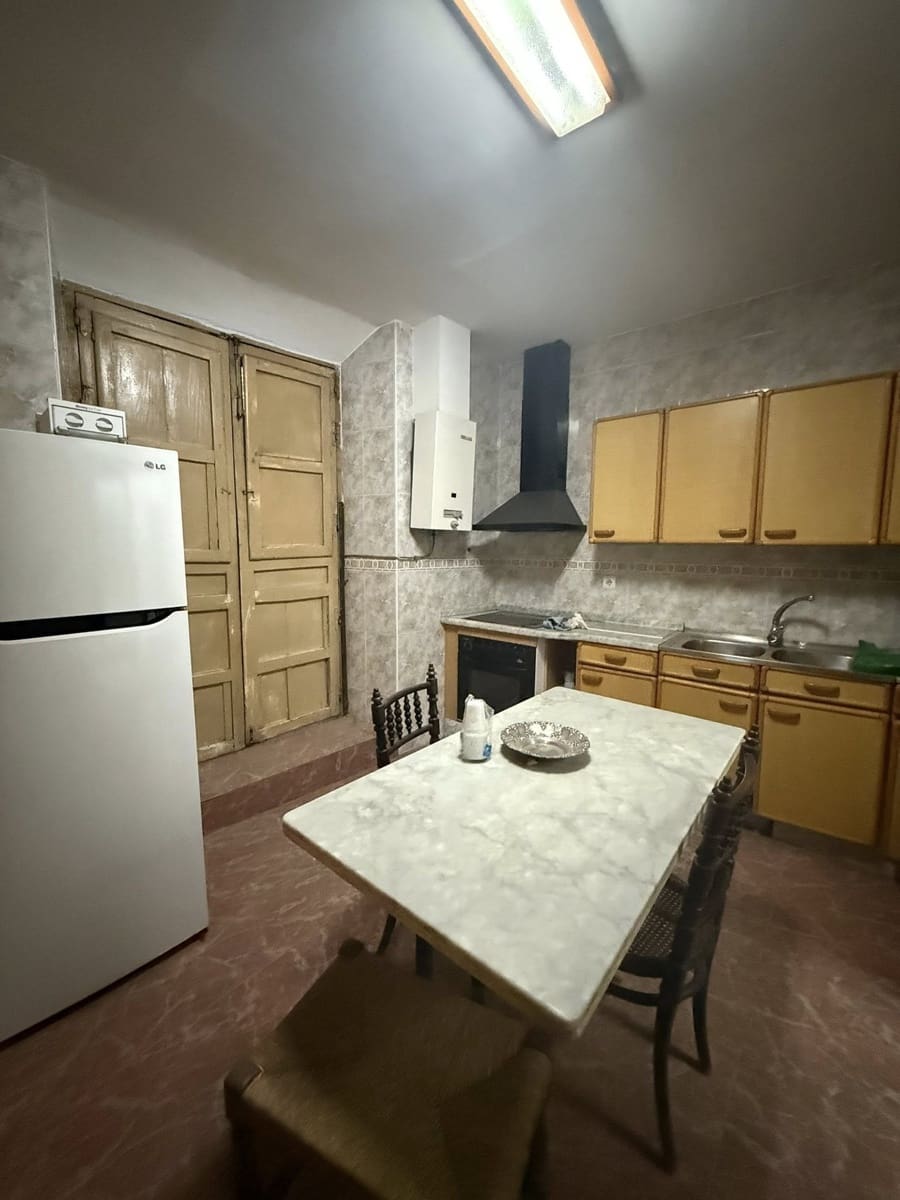 Flat for sale in Quesada - € 80,000 (Ref: 9488448)