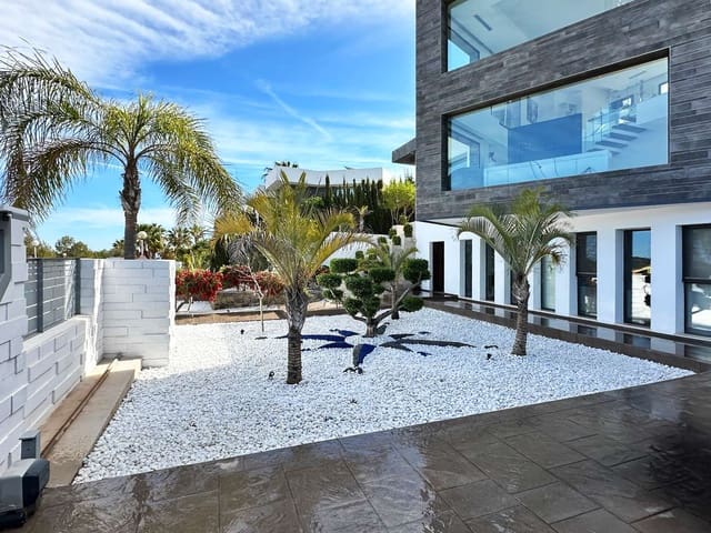 5 soveværelse Villa til salg i Javea / Xàbia med swimmingpool garage - € 2.350.000 (Ref: 9528101)
