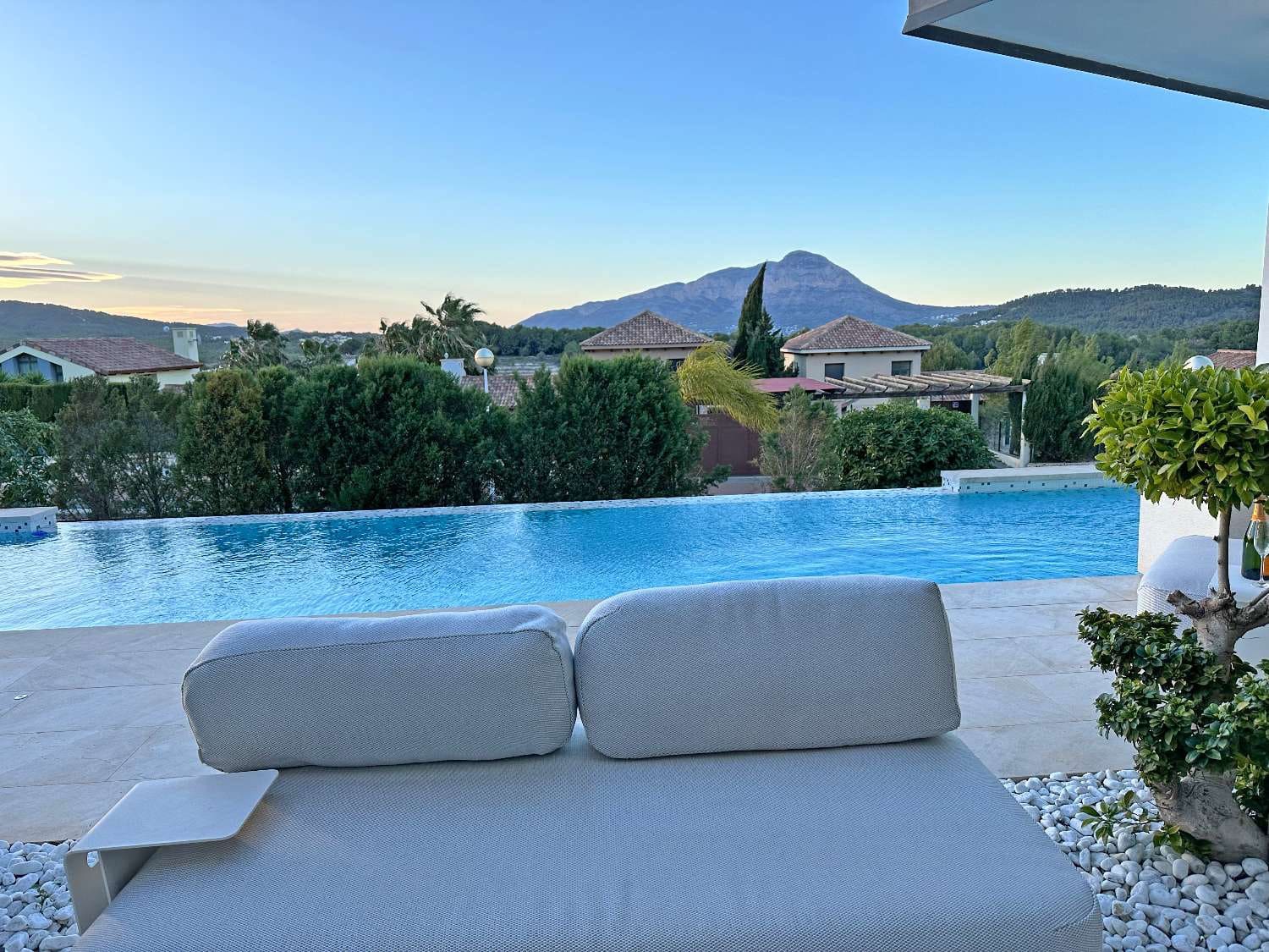 5 soveværelse Villa til salg i Javea / Xabia med swimmingpool garage - € 2.350.000 (Ref: 9528101)