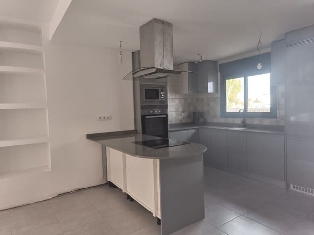 3 makuuhuone Rivitalo myytävänä paikassa Els Poblets mukana 
autotalli - 280 000 € (Ref: 9528110)