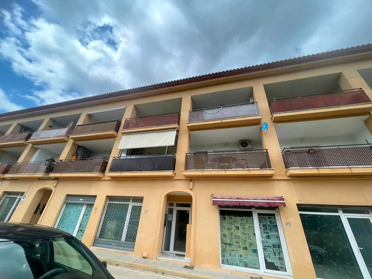 2 bedroom Apartment for sale in Jalon / Xalo - € 179,000 (Ref: 9673974)