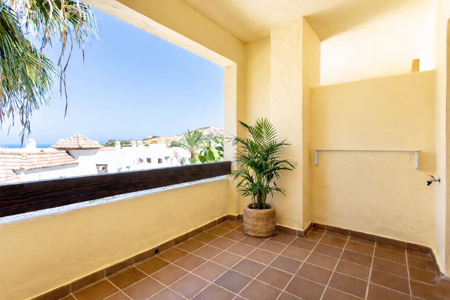 Apartamento de 2 habitaciones en La Duquesa / Puerto de la Duquesa en venta con piscina garaje - 274.900 € (Ref: 9496684)