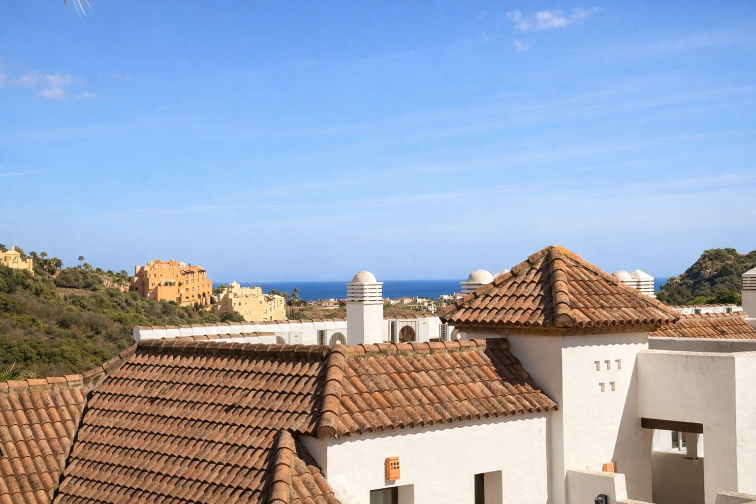 Apartamento de 2 habitaciones en La Duquesa / Puerto de la Duquesa en venta con piscina garaje - 274.900 € (Ref: 9496684)