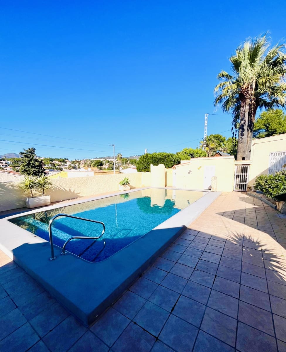 3 soveværelse Semi-Rækkehus til salg i Calpe / Calp med swimmingpool - € 620.000 (Ref: 9493938)