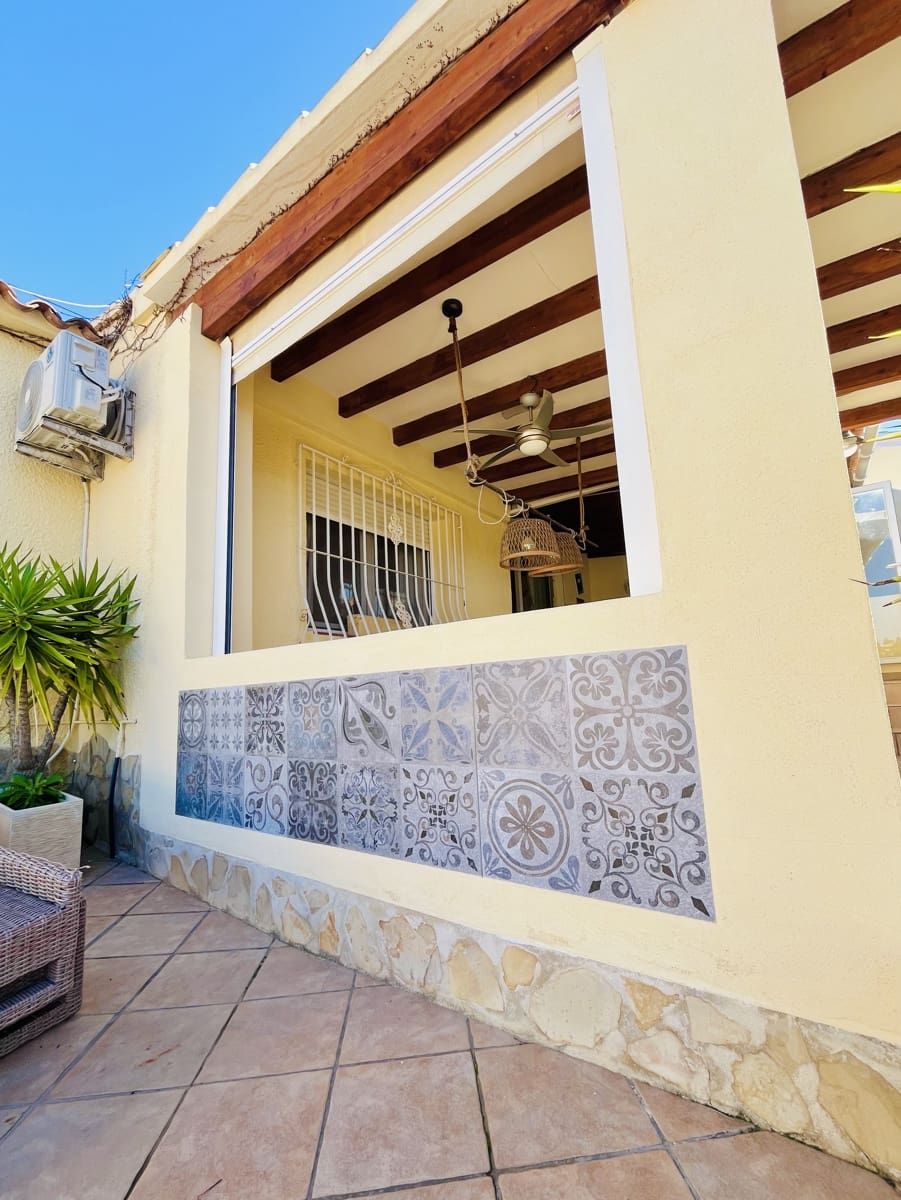 3 soveværelse Semi-Rækkehus til salg i Calpe / Calp med swimmingpool - € 620.000 (Ref: 9493938)