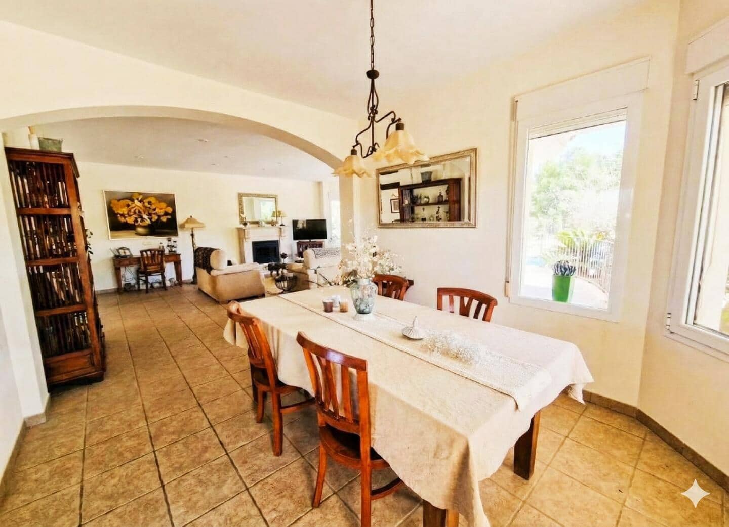 4 makuuhuone Omakotitalo myytävänä paikassa Vera mukana uima-altaan - 695 000 € (Ref: 9521619)