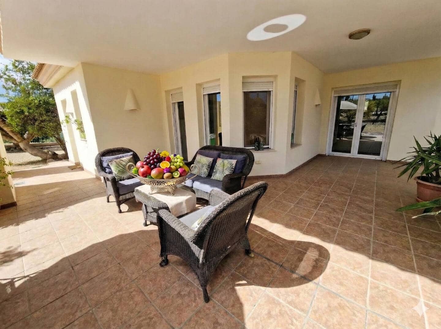 4 makuuhuone Omakotitalo myytävänä paikassa Vera mukana uima-altaan - 695 000 € (Ref: 9521619)