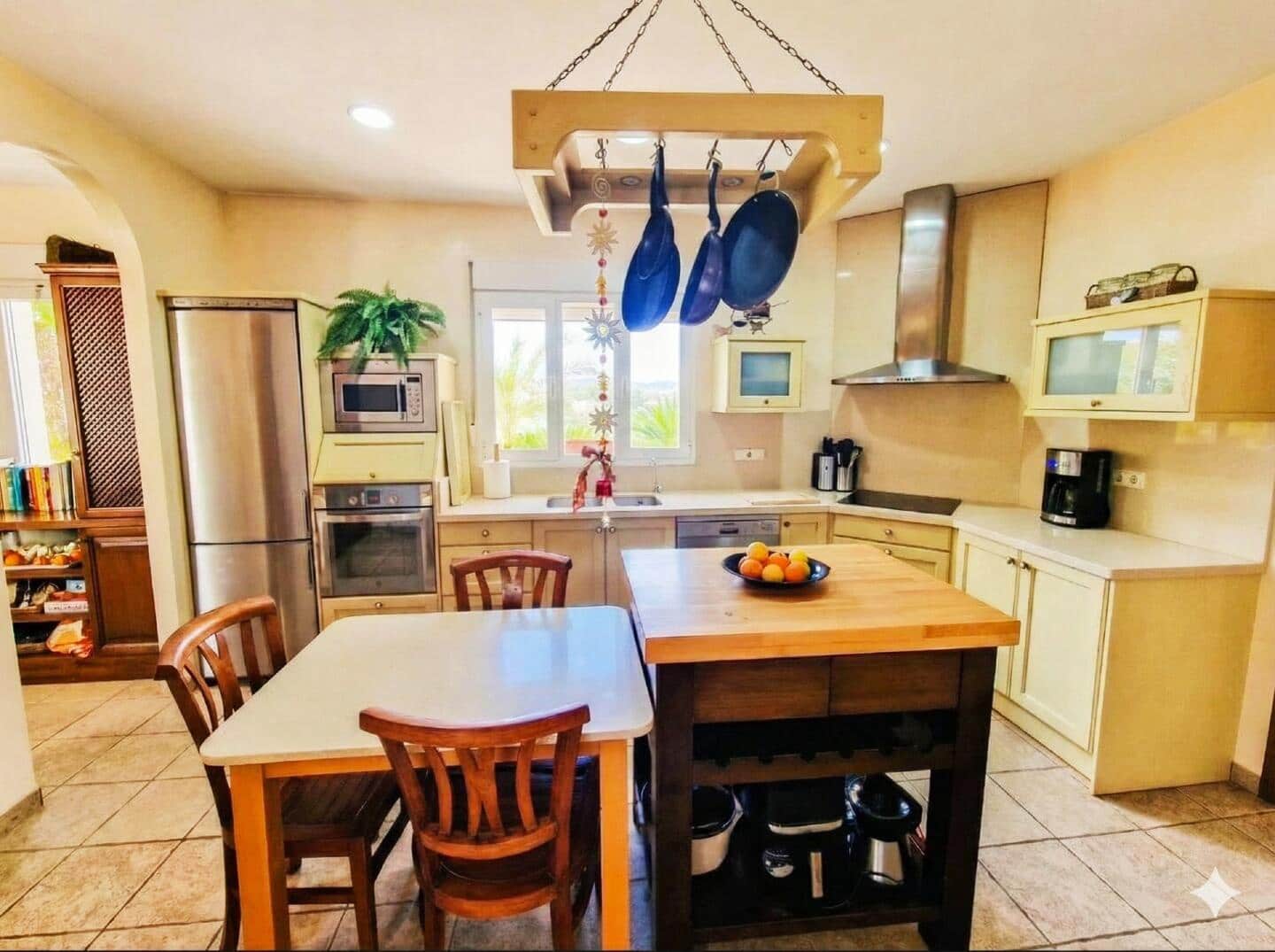 4 makuuhuone Omakotitalo myytävänä paikassa Vera mukana uima-altaan - 695 000 € (Ref: 9521619)