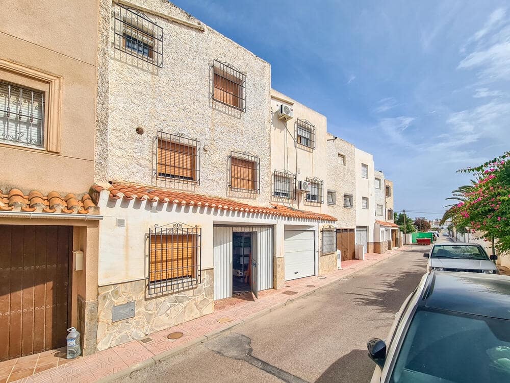 Casa de 5 habitaciones en Vera en venta - 275.000 € (Ref: 9638880)