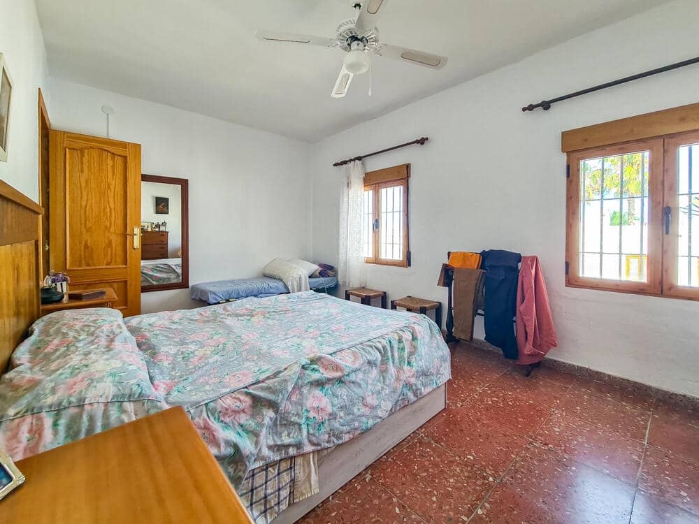 Casa de 5 habitaciones en Vera en venta - 275.000 € (Ref: 9638880)