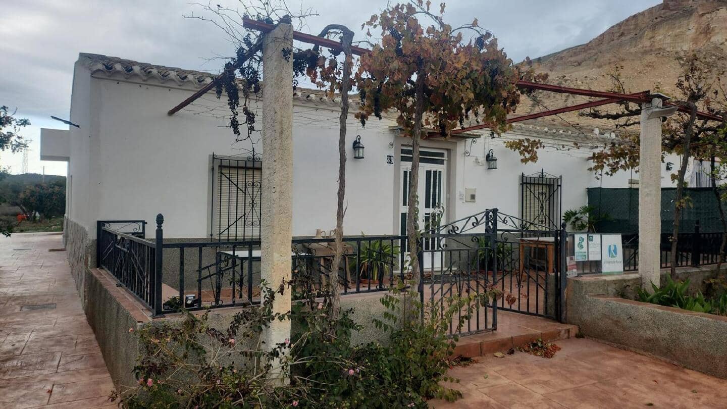 Casa de 6 habitaciones en Lubrín en venta con piscina - 155.000 € (Ref: 9650937)