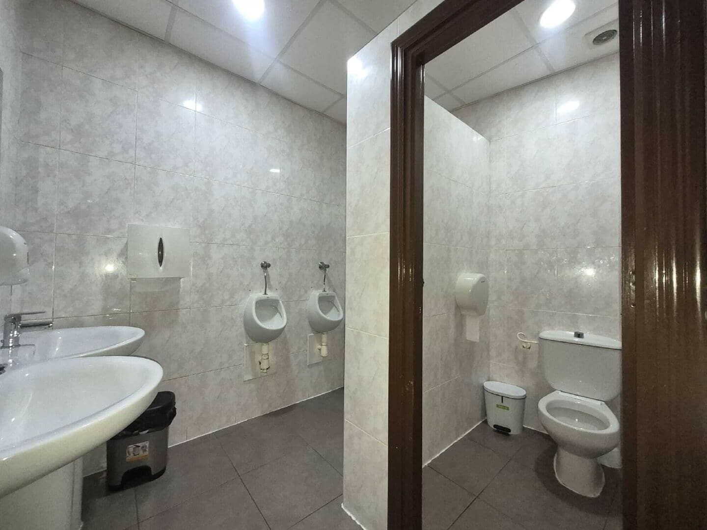 2 bedroom Commercial for sale in Cuevas del Almanzora - € 450,000 (Ref: 9696628)