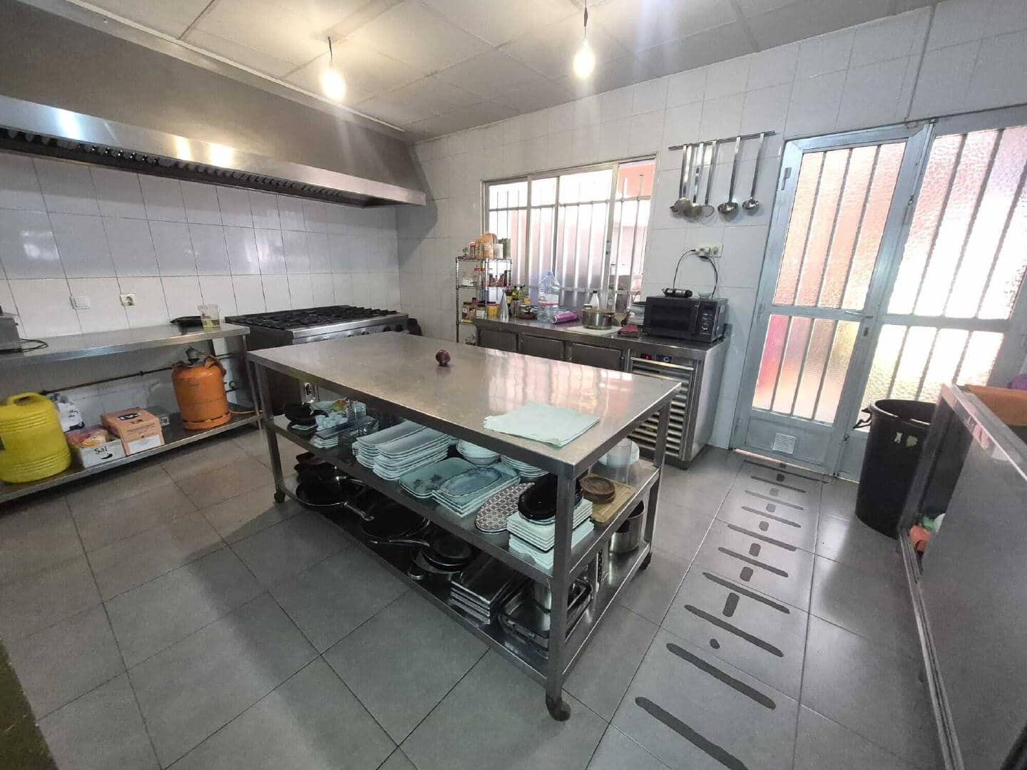 2 bedroom Commercial for sale in Cuevas del Almanzora - € 450,000 (Ref: 9696628)