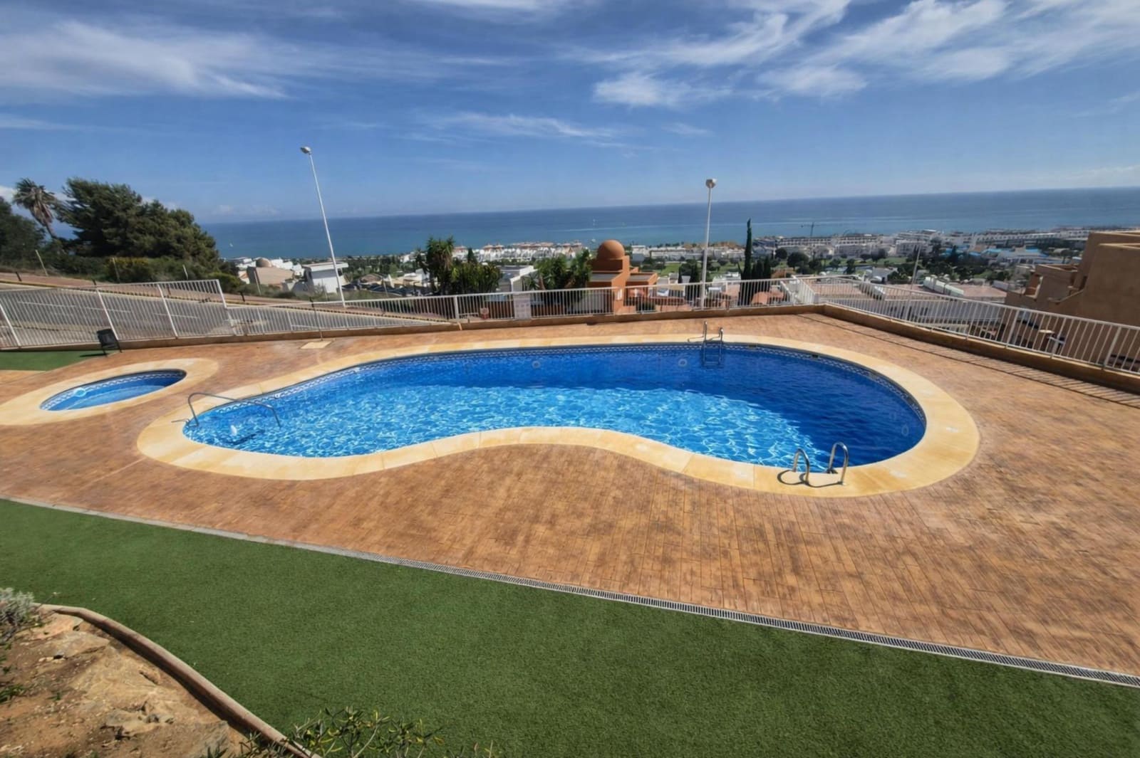 2 slaapkamer Strandappartement te koop in Mojacar met zwembad garage - € 190.000 (Ref: 9730447)