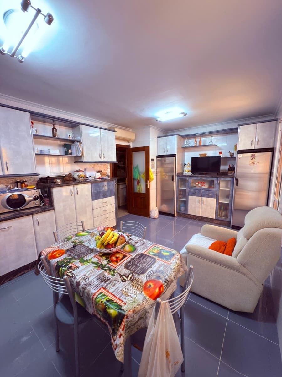 4 slaapkamer Appartement te koop in Almeria stad - € 425.000 (Ref: 9751949)