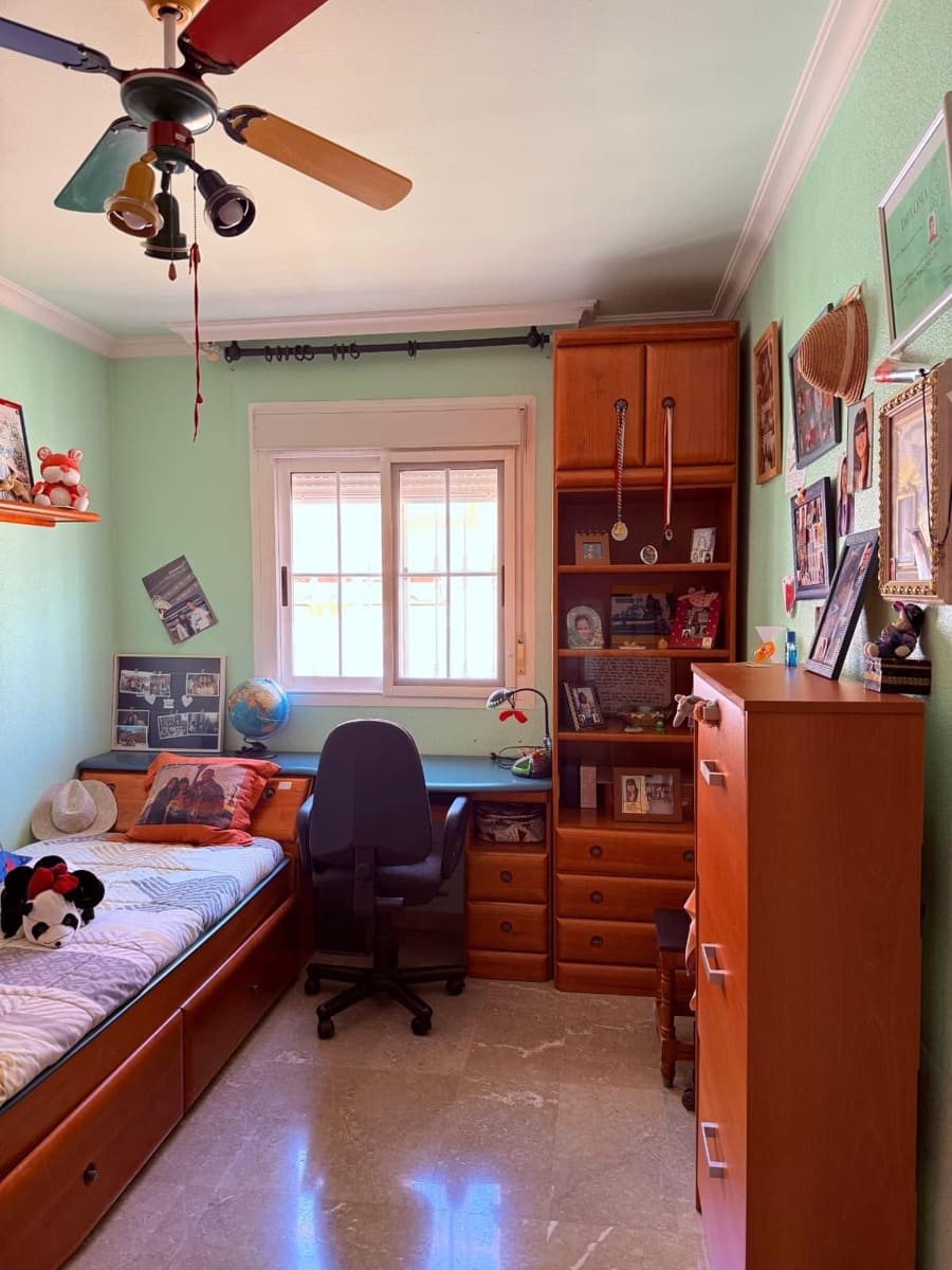 4 slaapkamer Appartement te koop in Almeria stad - € 425.000 (Ref: 9751949)